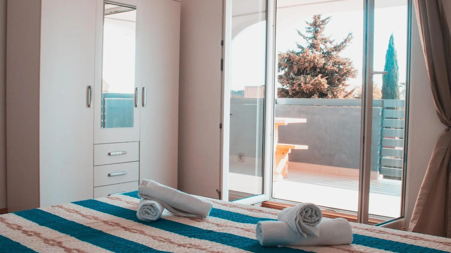 Holiday Apartment Deh, Stinjan Πούλα 0*,